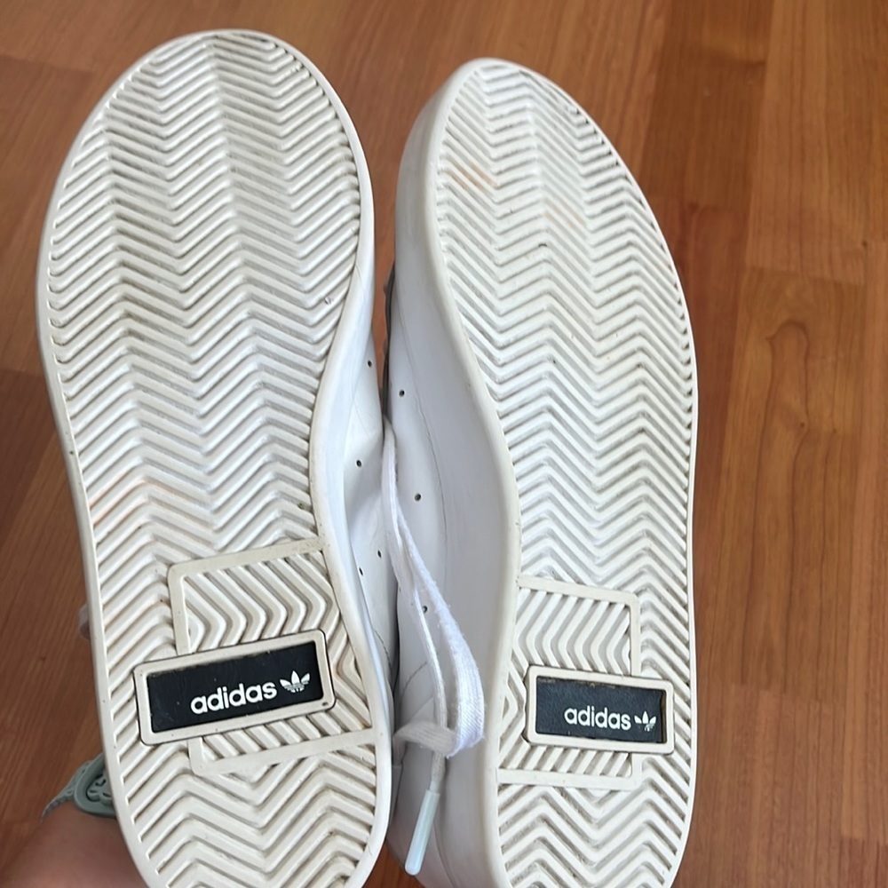 ADIDAS women’s SLEEK WHITE IRIDESCENT EXCLUSIVE Size 7.5 - Picture 9 of 9